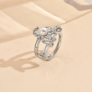 Boucles d'oreilles à pince en forme géométrique en cuivre plaqué or à la mode pour femmes de haute qualité bijoux en Zircon à la mode pour les cadeaux de fêtes - Product Image 4