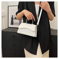 2026 Sommer Damen Gebogene Klapp-Mini-Quadrat-Handtasche, Leuchtende Einfarbige Strukturierte Leder-Umhängetasche, Alltags- und Party-Clutch