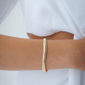 Elegante ajustable 18K chapado en oro de acero inoxidable pulsera de escamas de pescado ancho único pulsera de oro para la pulsera diaria Bulgarie - Product Image 4