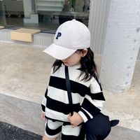 Gepersonaliseerde kinderpet met P-letter, baseballcap voor jongens en meisjes, effen kleur, sportief, handgestikte buitenlandse stijl, hiphop