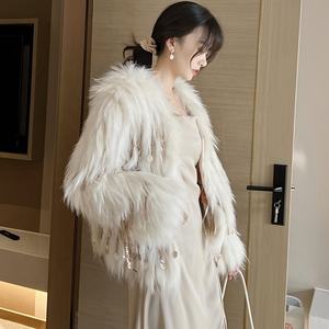 Abrigo Corto para <span class=keywords><strong>Mujer</strong></span> con <span class=keywords><strong>Pelo</strong></span> de Zorro, Nuevo Diseño de Invierno 2025, Moderno y a la Moda, Imitación de Piel, Tejido de <span class=keywords><strong>Pelo</strong></span> Largo con Flecos. - Product Image 4
