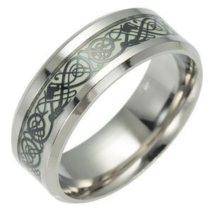 Anillos de plata para hombre con textura de dragón que brillan en <span class=keywords><strong>la</strong></span> oscuridad, anillo de acero inoxidable pulido para hombre - Product Image 3