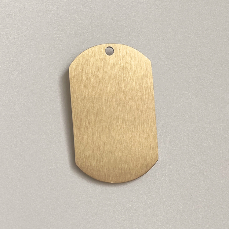 a forma di scudo