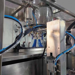 Remplisseur automatique de machine de remplissage de piston de confiture de sauce de <span class=keywords><strong>nid</strong></span> <span class=keywords><strong>d</strong></span>'oiseaux <span class=keywords><strong>d</strong></span>'<span class=keywords><strong>hirondelle</strong></span> de capacité de production élevée - Product Image 5