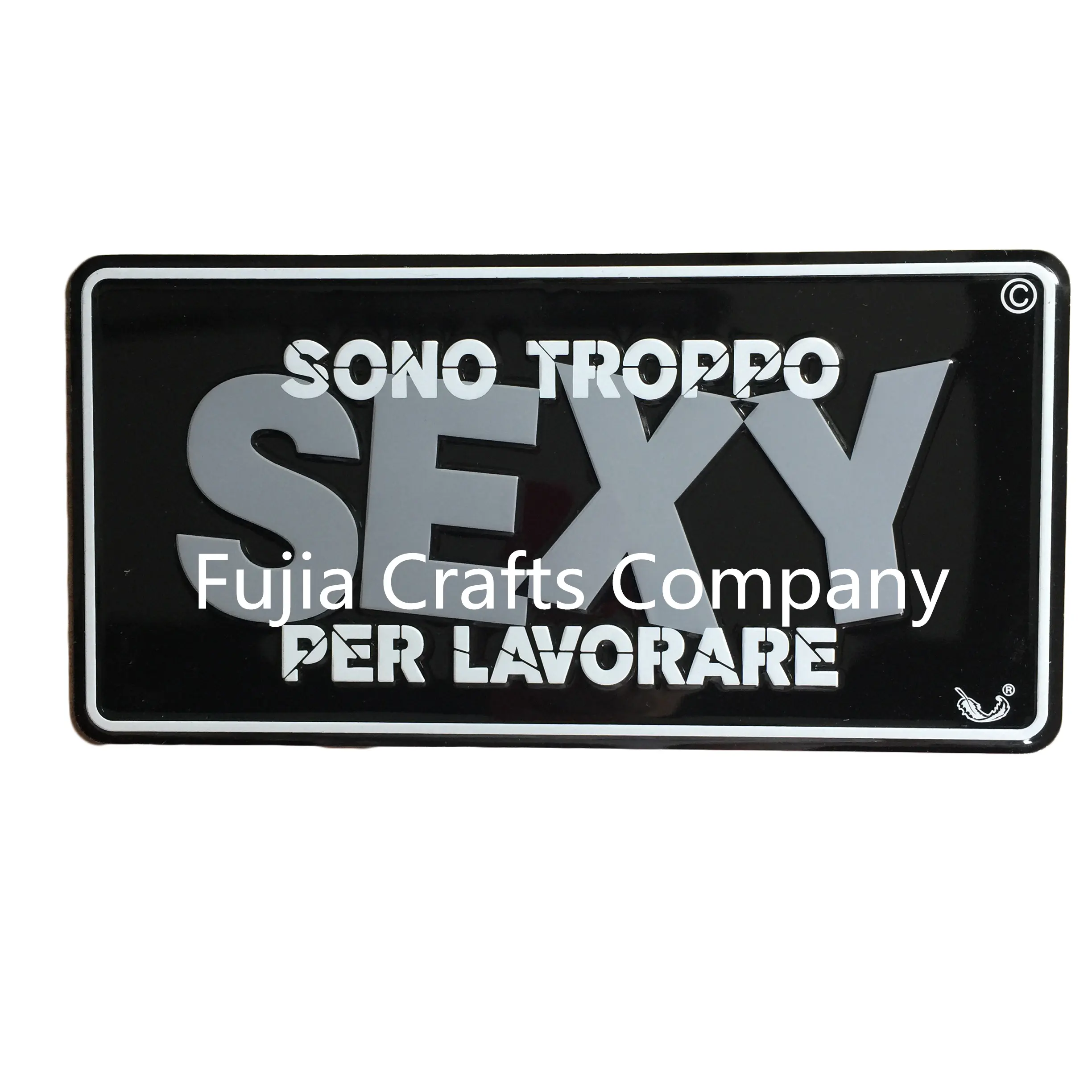 Precio de fábrica de alta calidad Logotipo personalizado decorativo Placa de matrícula de metal Placa de matrícula en relieve de coche