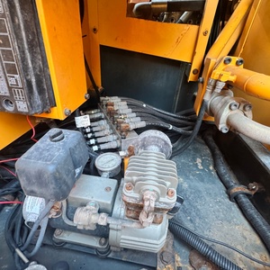 Excavatrice sur chenilles d'occasion Hyundai de 30 tonnes, importée d'origine, puissante, peinture d'origine, pour projets d'ingénierie - Product Image 4