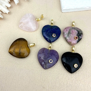 Ciondolo Minimalista a Cuore con Gemma Naturale e Zirconi Micro-Incastonati, Charm in Lapislazzuli e Rodonite per Uso Quotidiano - Product Image 2