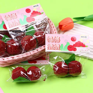 Jouets sensoriels moelleux motif baies rouges, 2 pièces/sac, balles anti-stress à presser, jouets fantaisie en forme de fruits pour enfants garçons et filles - Product Image 4