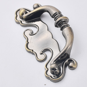 Tiradores de Muebles de Plástico Duradero con Forma Novedosa, Estilo Antiguo Europeo, Bronce Antiguo Cepillado - Product Image 2