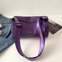 Sac bandoulière cylindrique noir uni, minimaliste, décontracté, avec sangle réglable, en polyester imperméable, vente en gros