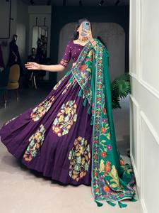 ชุดพื้นเมืองผ้าไหมทัสซาร์ lehenga choli ชุดพิมพ์ลายสวยงามสำหรับงานรื่นเริงตัวเลือกที่สมบูรณ์แบบสำหรับทุกโอกาส - Product Image 2