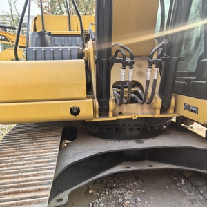 รถขุด CAT 320GC มือสอง แบบตีนตะขาบ สำหรับงานก่อสร้าง พร้อมบุ้งกี๋ขุด - Product Image 4