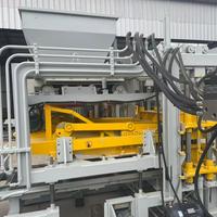 Machine automatique de fabrication de blocs creux en béton QT4-15, machine à briques en ciment, machine à pavés autobloquants à haut rendement