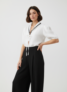Elegante Blusa Blanca con Mangas Abullonadas y Lazo Delantero para Mujer, Suave, Transpirable, Ligera, Estilo Retro Chic, Informal, para el Verano - Product Image 3