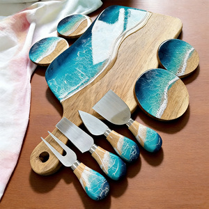 Juego de Posavasos y Tabla de Quesos de Madera con Diseño de Olas Oceánicas Hechos a Mano, Posavasos de Resina Estilo <span class=keywords><strong>Playa</strong></span> para Protección de Mesa, Decoración de Cocina Costera - Product Image 1