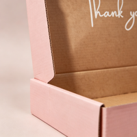 Boîte d'emballage pliante en carton ondulé de luxe recyclé avec logo personnalisé imprimé pour l'expédition et le stockage de vêtements