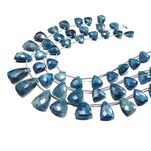 Cuentas de piedra lunar con revestimiento AB facetadas en forma de trillón, color topacio azul natural, 16-18 mm, hebra de 10 pulgadas - Product Image 1