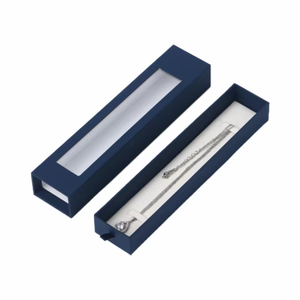 Boîte à collier de luxe personnalisable en carton de 2 mm d'épaisseur pour bijoux à longue chaîne, avec doublure en éponge portable et impression à lamination mate - Product Image 2