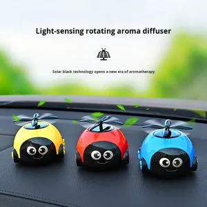 Diffuseur d'air de voiture en plastique à énergie solaire, design scarabée de dessin animé, purification de l'air, installation facile, ornement hélicoptère rotatif - Product Image 1