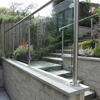 Rampe d'escalier en verre pour intérieur avec main courante en métal, fabrication chinoise