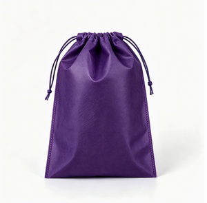 Sac à chaussures en non-tissé violet avec cordon de serrage, pochette de rangement anti-poussière recyclable, logo personnalisé pour les voyages et l'usage quotidien - Product Image 4