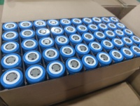 Cellule de batterie Lifepo4 32700 3.2V 6000mAh 6Ah Batteries lithium-ion cylindriques pour véhicule électrique