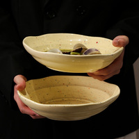 Vaisselle en céramique créative et simple avec glaçure éclaboussée, assiette creuse irrégulière faite à la main style Ins pour salade et pâtes