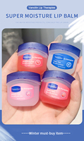 Baume à lèvres hydratant Vancilin, disponible en plusieurs saveurs, hydrate, soulage les lèvres sèches et gercées, booste l'hydratation