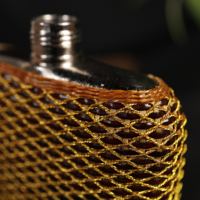Flacon à liqueur de luxe en titane pur avec couvercle en bambou tressé à la main et fil doré, style vintage, ultra-léger, cadeau d'affaires