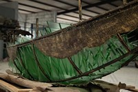 Sculpture de canoë unique, décoration paysagère publique, décoration de lacs de villégiature, décoration d'eau, statue de bateau vintage vieilli