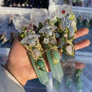 Fait à la main naturel vert Fluorite <span class=keywords><strong>cristal</strong></span> Point baguette rugueux clair Quartz <span class=keywords><strong>cristal</strong></span> <span class=keywords><strong>roche</strong></span> magique sorcière baguette ornement pour la décoration intérieure - Product Image 6