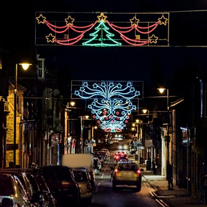 Guirlandes lumineuses LED pour arbres de Noël, décoration de rue pour les avées commerciales, les centres-villes et les rues festives - Product Image 1