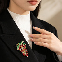 Bros Pin Bunga Wisteria Enamel Kreatif, Bros Pin Anggur Warna Campuran Berbahan Alloy Enamel dan Rhinestone untuk Aksesoris Pakaian