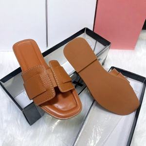 Nouvelles tongs confortables style été 2025, pointures UK 36 - 41. Tongs confortables de style extérieur - Product Image 1