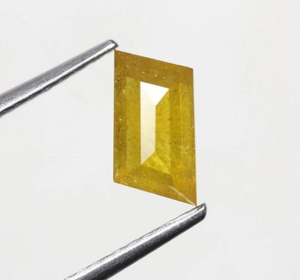 0.69 CT เพชรทรงเรขาคณิตสีเหลืองแบบชนบทสำหรับแหวนแต่งงานสีเหลืองสดใส - Product Image 1