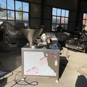 Máquina de llenado de salchichas hidráulica totalmente automática tipo 40, máquina comercial de llenado de <span class=keywords><strong>salami</strong></span> de arroz glutinoso a gran escala Xubang - Product Image 2