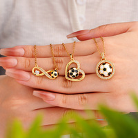 Meistverkaufte Fußball-Halskette Edelstahl-Kette Geometrischer Herzförmiger Fußball-Anhänger Sport-Halskette für Fans