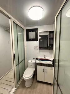 Maison préfabriquée de luxe haut de gamme 20FT 40FT, 3 chambres, extensible, conteneurisée, salle de bain moderne, porte coulissante, couleur personnalisée pour les États-Unis - Product Image 5