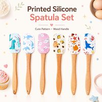 Spatule en silicone motif animal de dessin animé avec manche en bois, résistante à la chaleur et antiadhésive, idéale pour la pâtisserie, le mélange de crèmes et de confitures