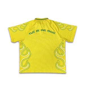 เสื้อฟุตบอลสไตล์สตรีทแวร์คลาสสิค พิมพ์ลายแบบซับลิเมชั่น ขายส่ง แบบกำหนดเองได้ ทันสมัย ย้อนยุค ใส่ได้ทั้งชายและหญิง ผลิตจากโพลีเอสเตอร์ 100% ป้องกันแบคทีเรีย ระบายอากาศได้ดี แห้งเร็ว - Product Image 2