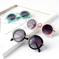Wholesale Kids Sunglasses Custom Logo UV400 Polarized Optical Lenses Designer PC Frame Fashionable Baby Eyewear for Boys Girls