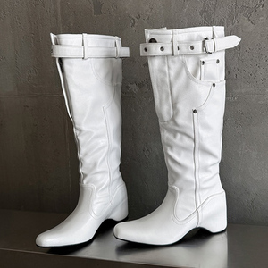 Bottes longues pour femme, personnalisées, d'hiver, style western, à coupe ample et plissée, avec talons compensés hauts, boucles de ceinture sur le dessus et effet baggy - Product Image 5