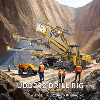 UDD252 Entraînement hydraulique à double bras pour les mines souterraines Machine de forage de roche Machine de forage rotatif à noyau de boîte de vitesses
