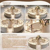 Vitrine de présentation de bijoux haut de gamme, modulaire, ronde, sur mesure, avec bordure en métal doré et vitrine combinée en verre incurvé