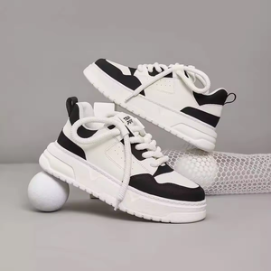 Zapatos blancos de alta calidad para hombre, zapatillas de moda para mujer, con suela gruesa, estilo casual para caminar, zapatos cómodos para estudiantes. - Product Image 4