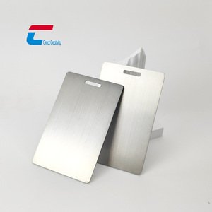 Étiquettes de bagages de luxe en acier inoxydable NFC RFID étanches pour voyages, avions et identification de vols – Commandes en gros - Product Image 1