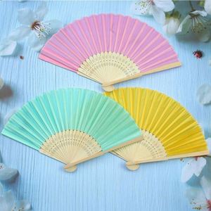 Abanico de Bambú Portátil Personalizable con Diseños de Flores Tropicales y Nombres para Bodas en la Playa, Decoración del Hogar, Año Nuevo Chino - Product Image 4