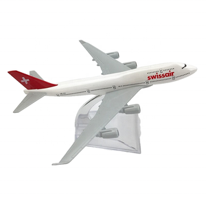 Cadeaux cadeaux Échelle 1:400 16cm B747 Swiss Air AIRLINES Avion décoratif de bureau Avion - Product Image 3