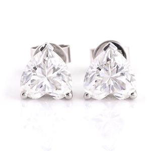 Boucles <span class=keywords><strong>d</strong></span>'oreilles clous en or blanc pour femme, serties de diamants de laboratoire taille cœur, 0,5-2 carats, certifiées IGI, bijoux fins personnalisés, vente en gros River Time - Product Image 5