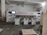 Scie à panneaux CNC automatique pour le travail du bois, machine à découper le bois avec table coulissante informatisée, scie à poutre alternative automatique pour la fabrication de meubles